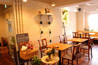 店内は、アットホームな雰囲気が漂います。